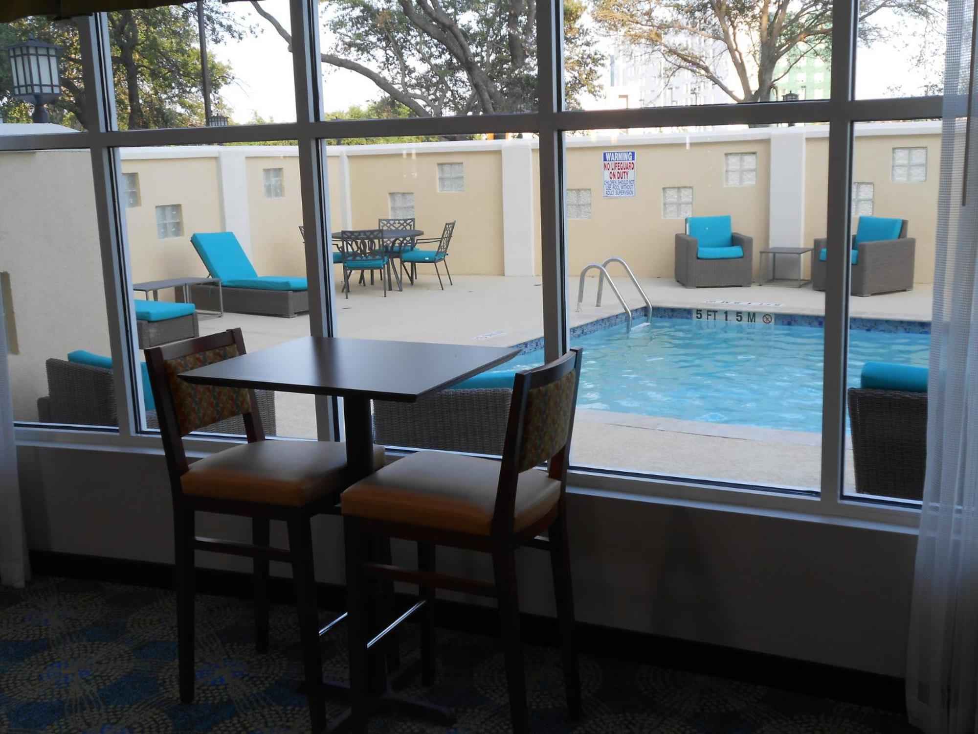 Holiday Inn Express & Suites Houston Northwest-Brookhollow By Ihg Exteriör bild