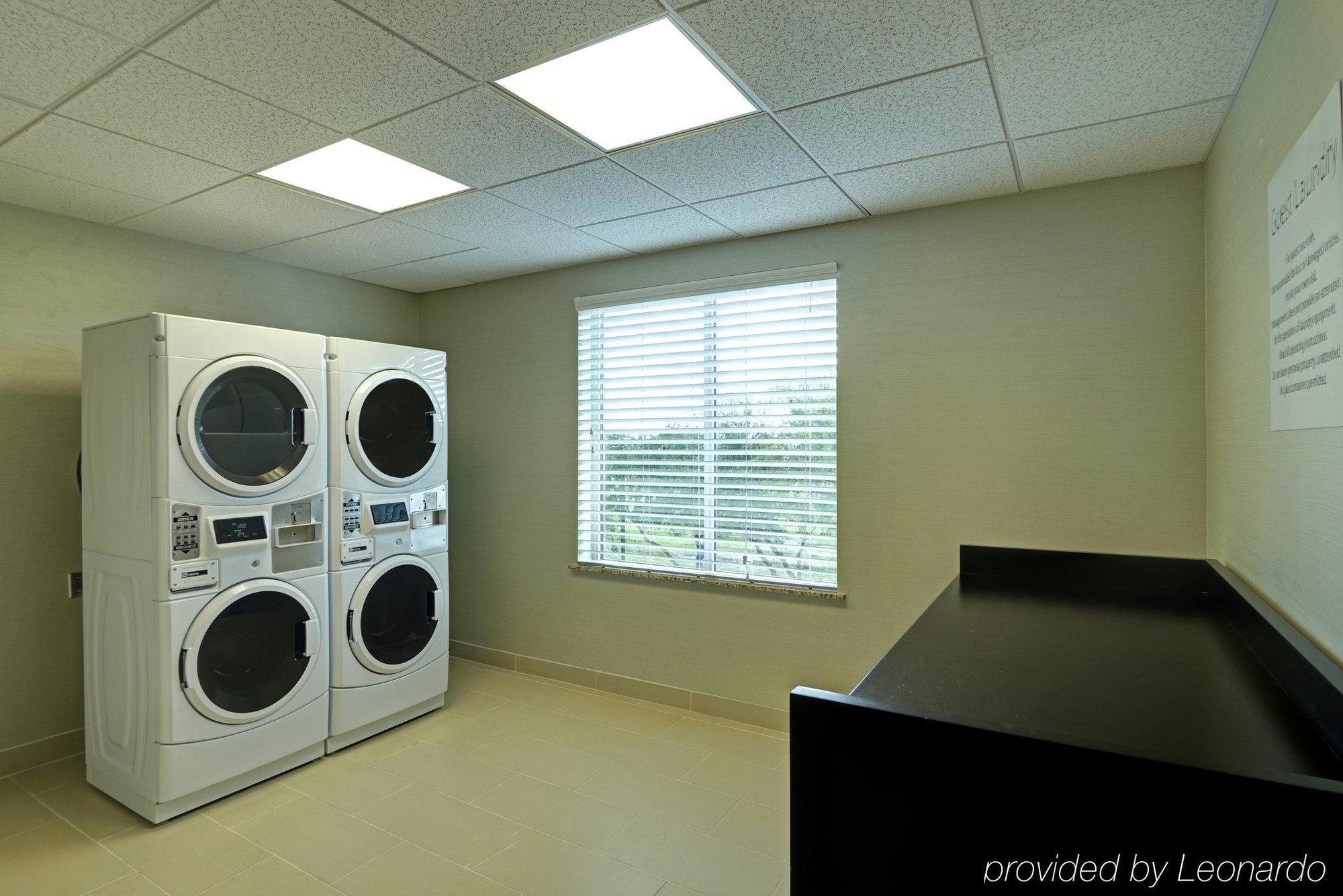 Holiday Inn Express & Suites Houston Northwest-Brookhollow By Ihg Exteriör bild